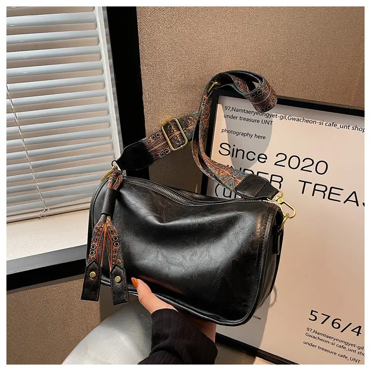 Black Embroidered Shoulder Bag for Women 2024 — feature 8