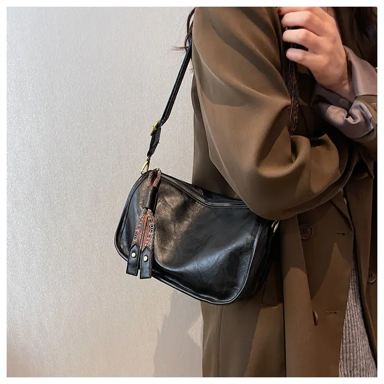 Black Embroidered Shoulder Bag for Women 2024 — feature 9