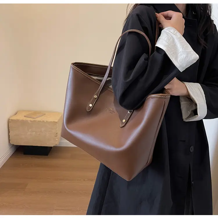 Black Women's Large Capacity Tote Bag 2026 — feature 23