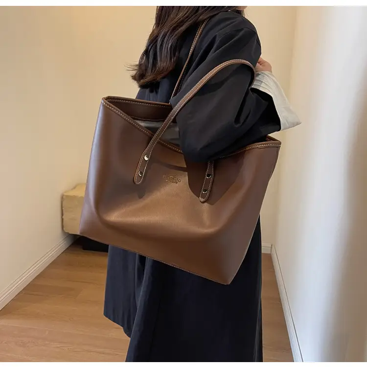 Black Women's Large Capacity Tote Bag 2026 — feature 25