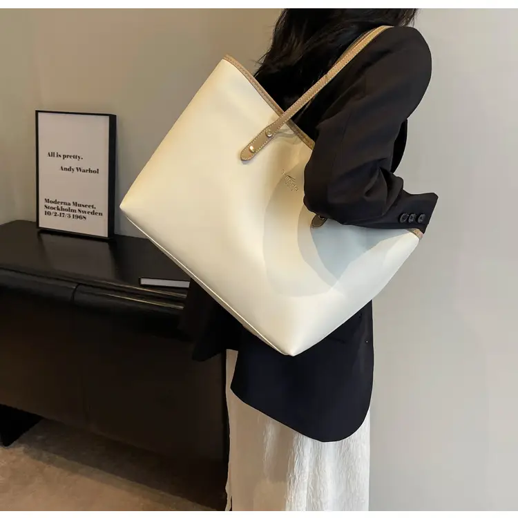 Black Women's Large Capacity Tote Bag 2026 — feature 27