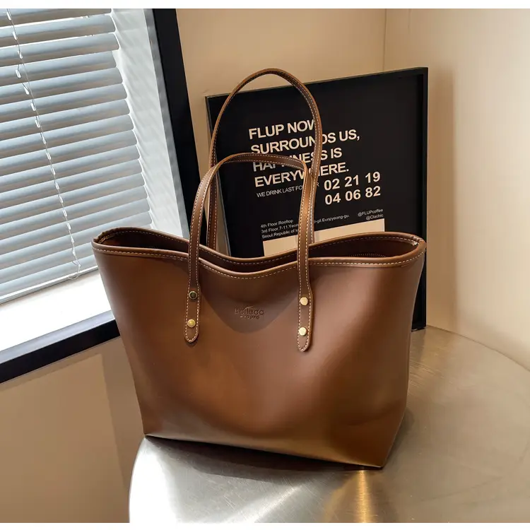 Black Women's Large Capacity Tote Bag 2026 — feature 30