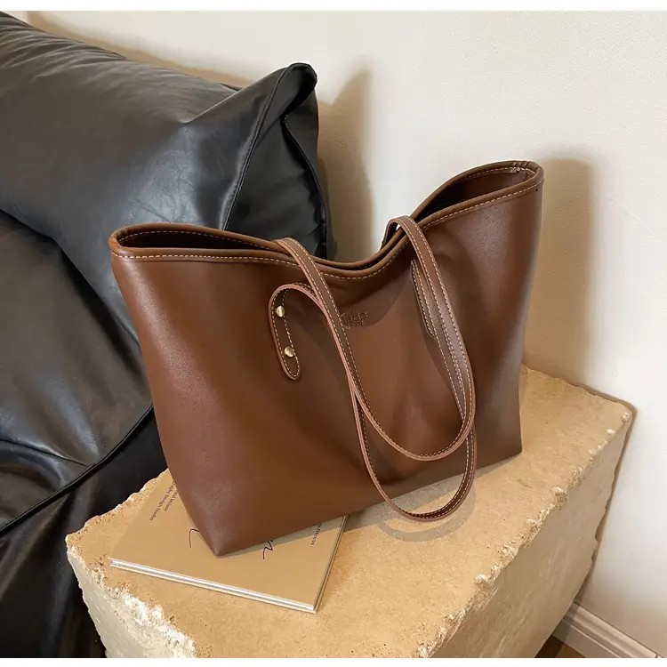 Black Women's Large Capacity Tote Bag 2026 — feature 31