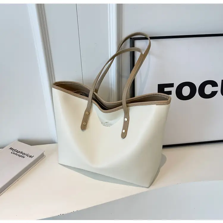 Black Women's Large Capacity Tote Bag 2026 — feature 35