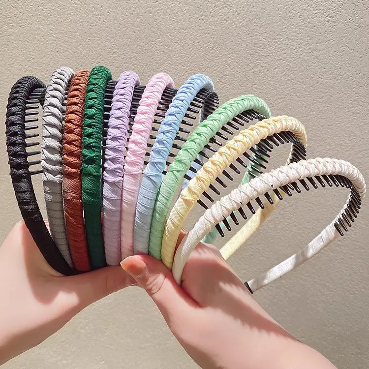 Women's Braided Skull Top Hairpin Headband with Teeth - Image 12