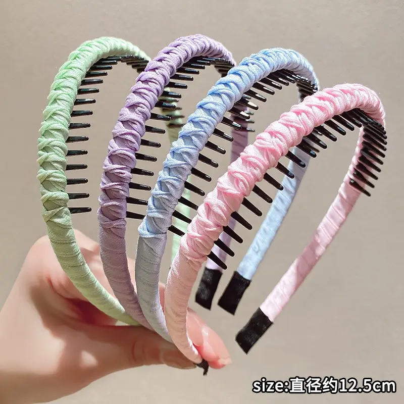Women's Braided Skull Top Hairpin Headband with Teeth - Image 15