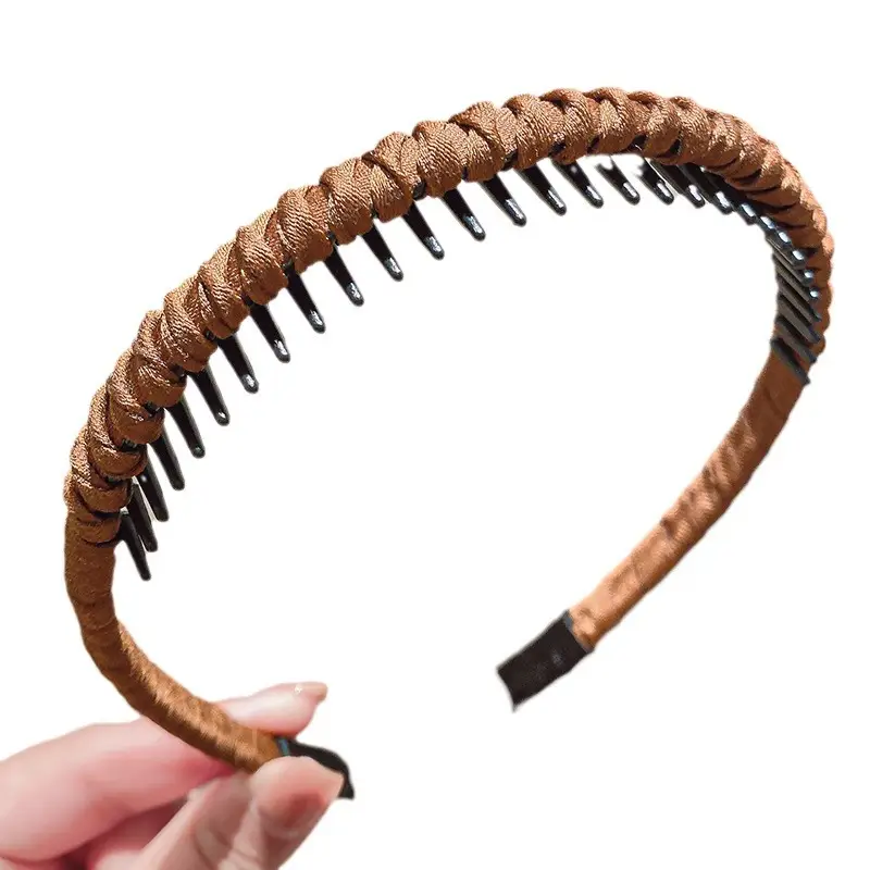 Women's Braided Skull Top Hairpin Headband with Teeth - Image 16