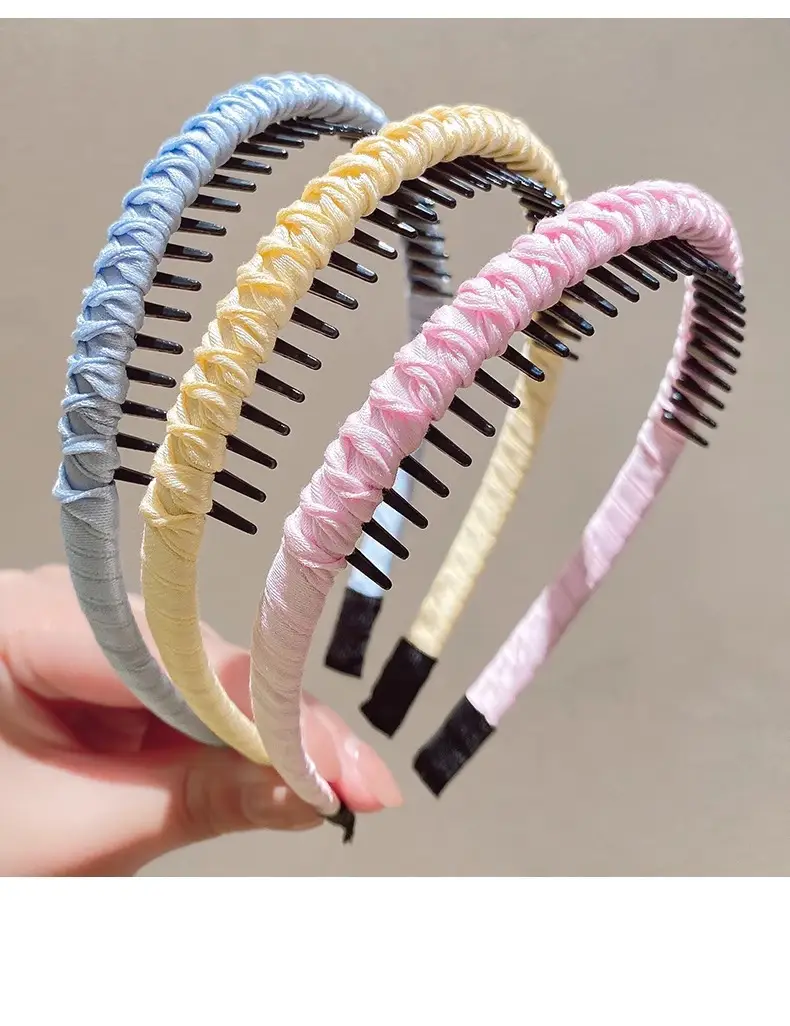 Women's Braided Skull Top Hairpin Headband with Teeth — feature 9