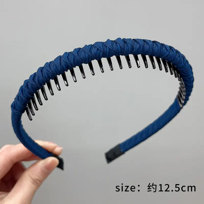 Women's Braided Skull Top Hairpin Headband with Teeth - Image 11