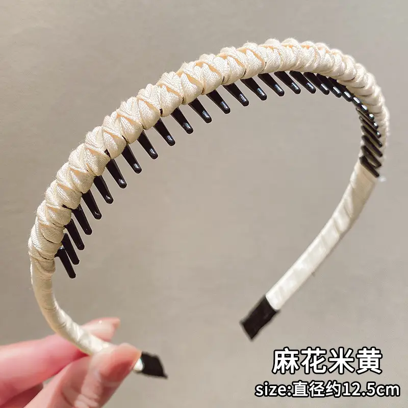 Women's Braided Skull Top Hairpin Headband with Teeth - Image 2