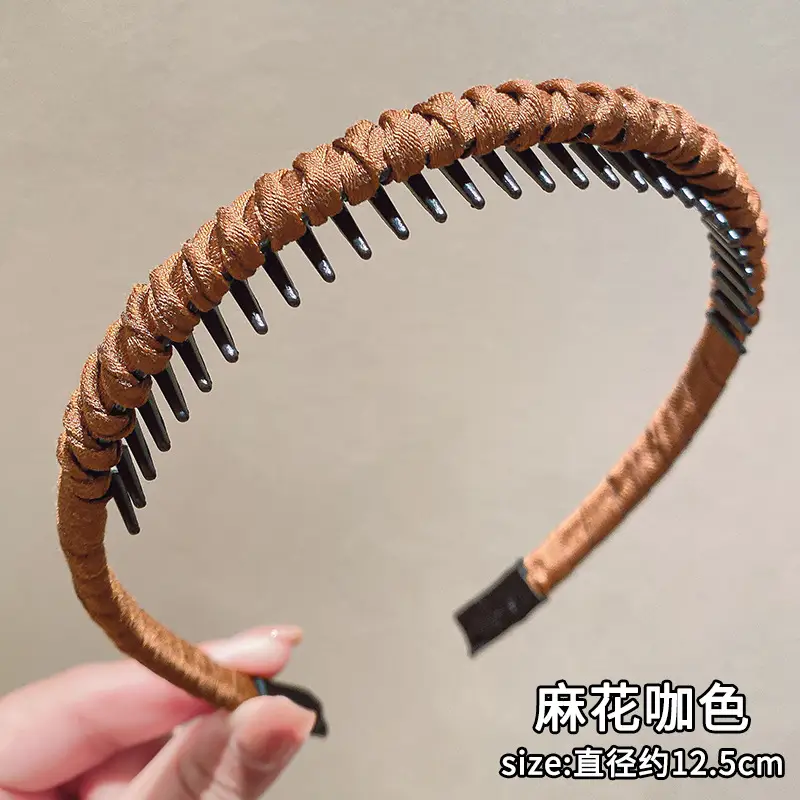 Women's Braided Skull Top Hairpin Headband with Teeth - Image 4