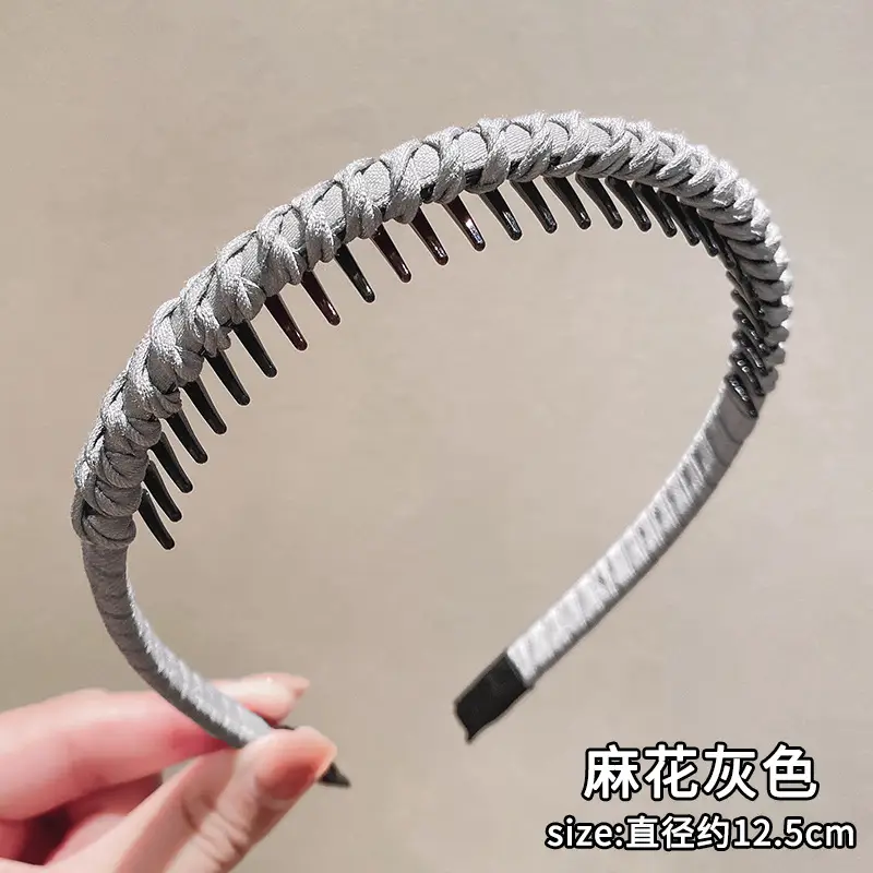 Women's Braided Skull Top Hairpin Headband with Teeth - Image 5