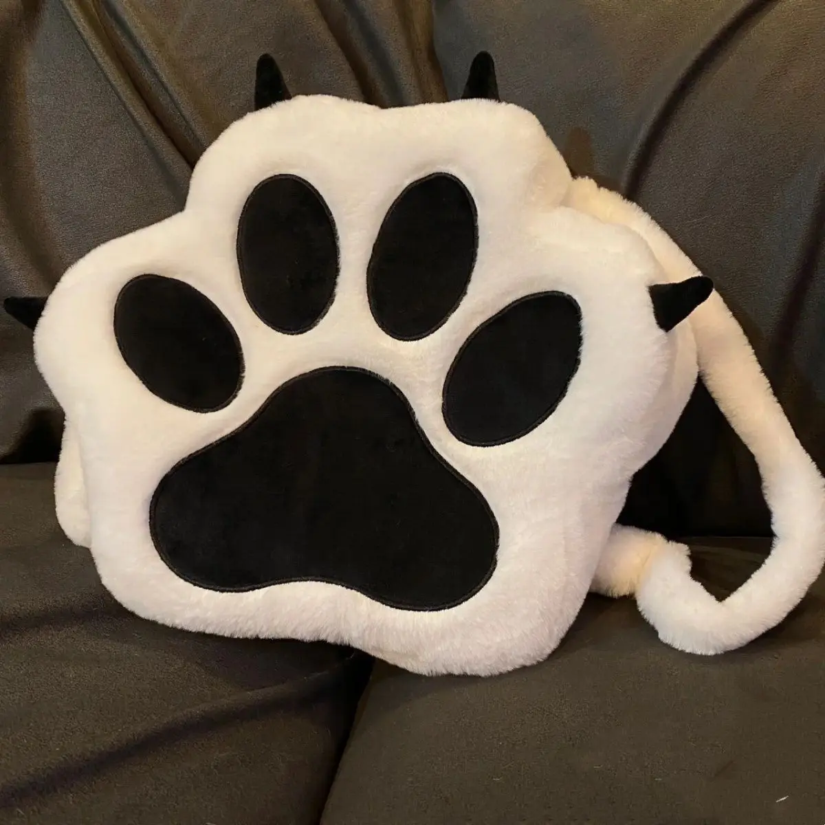 2024 Plush Paw Print Crossbody Bag for Dogs — feature 12