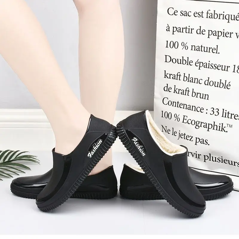 Women's low-top short low-cut rain boots waterproof integrated rubber shoes with fixed plush non-slip fashionable work rain boots — feature 4