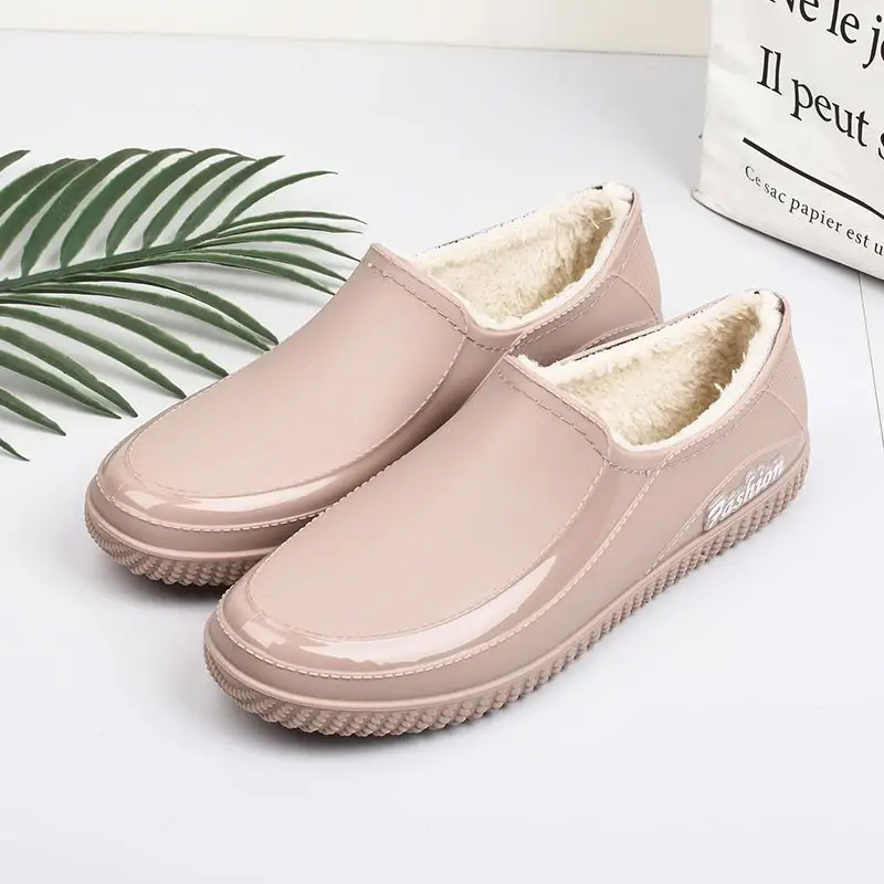 Women's low-top short low-cut rain boots waterproof integrated rubber shoes with fixed plush non-slip fashionable work rain boots - Image 5