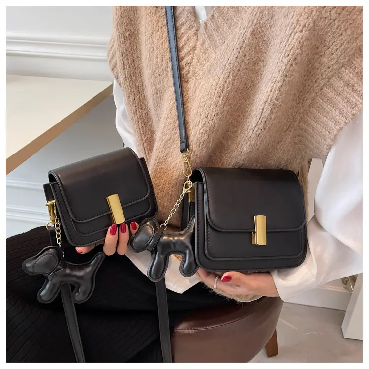 Women's White Rabbit Design Shoulder Bag 2023 — feature 14