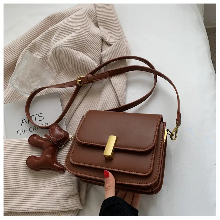 Women's White Rabbit Design Shoulder Bag 2023 — feature 32