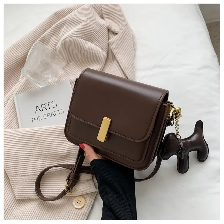 Women's White Rabbit Design Shoulder Bag 2023 — feature 37