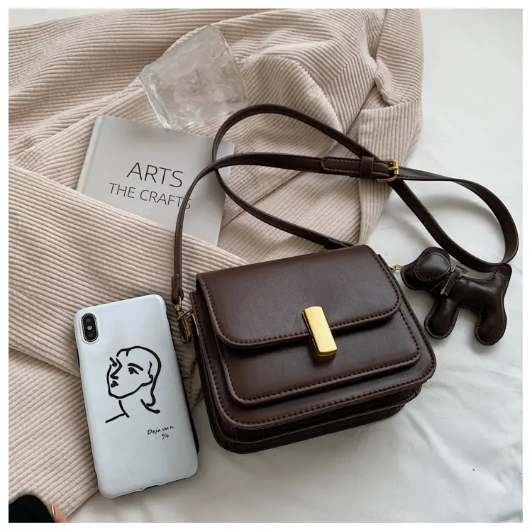 Women's White Rabbit Design Shoulder Bag 2023 — feature 39