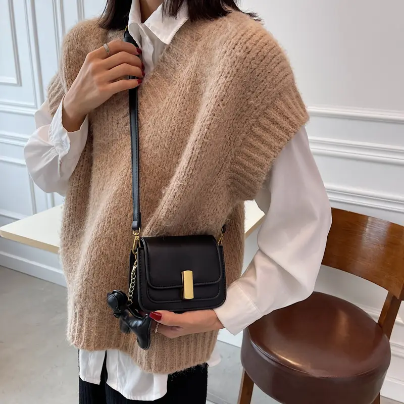 Women's White Rabbit Design Shoulder Bag 2023 - Image 5
