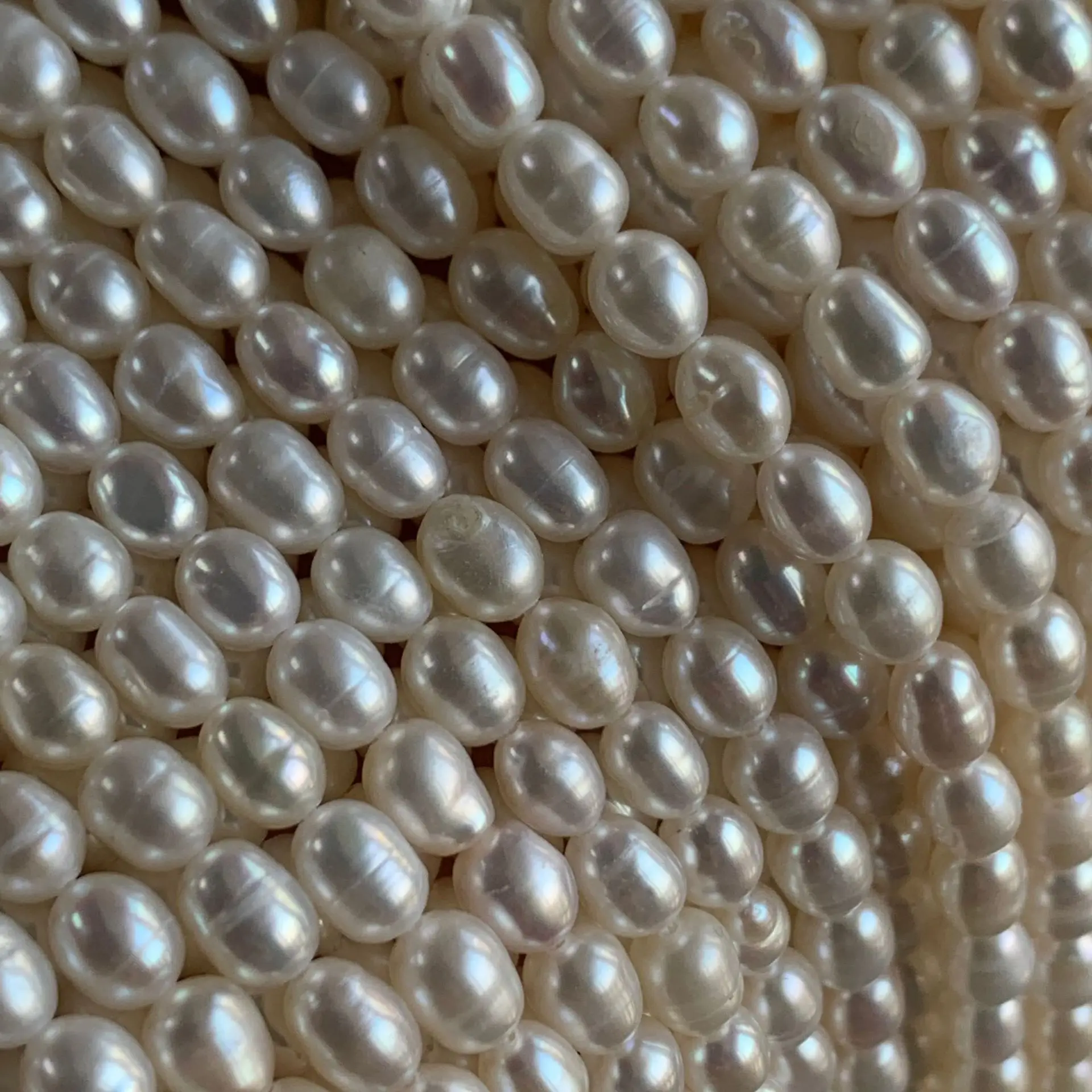 Natural Freshwater Pearls Light Thread 4-5mm Millet Beads — feature 3