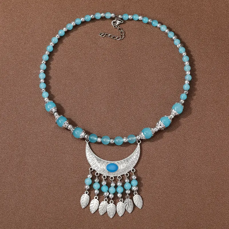 Xizang Crescent Pendant Necklace for Women Ethnic Travel Accessories - Image 9