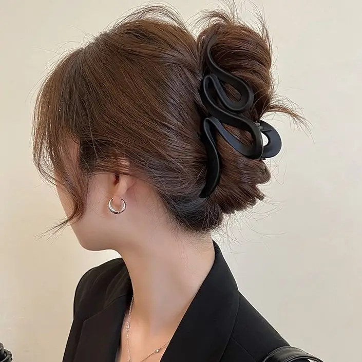 Maillard Frosted Hairpin Bow Clip for Women — feature 5