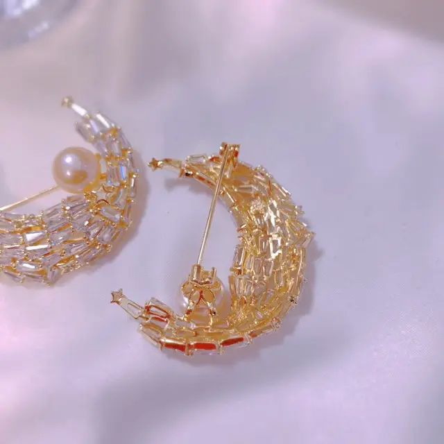 Elegant Pearl Moon Earrings Gold Plated - Image 5