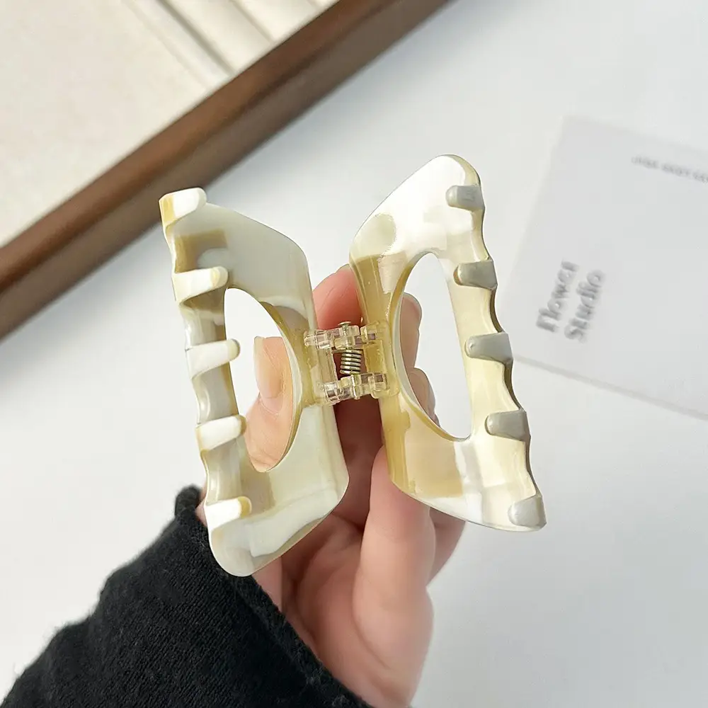 Xinmei Acetic Acid Grip Leopard Print Hairpin - Image 7