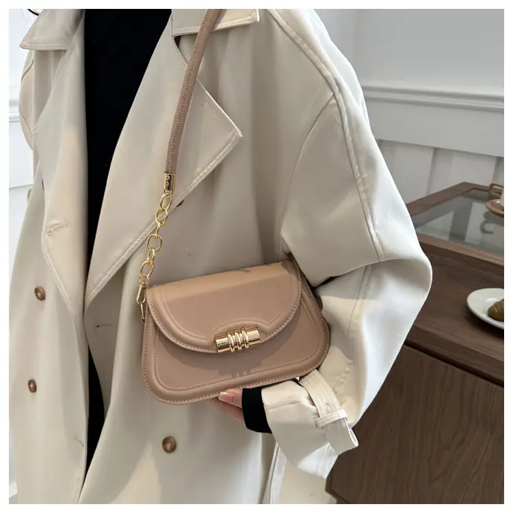 Women's Brown Leather Crossbody Bag with Gold Clasp — feature 9