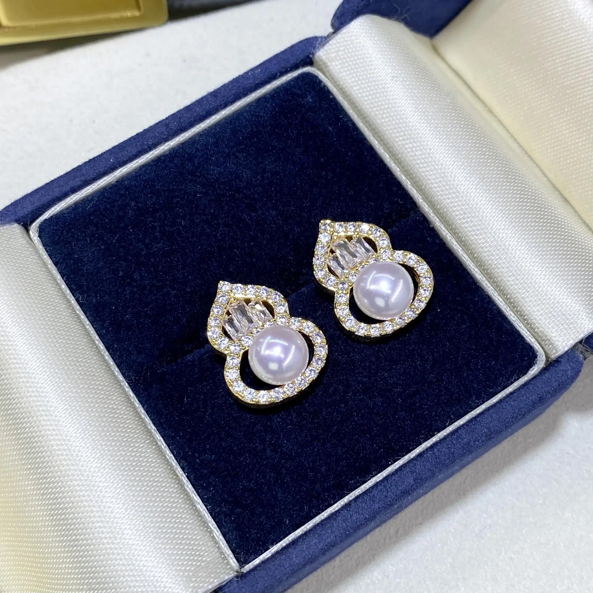 French Style Full Diamond Gourd Earrings for Women - Image 4