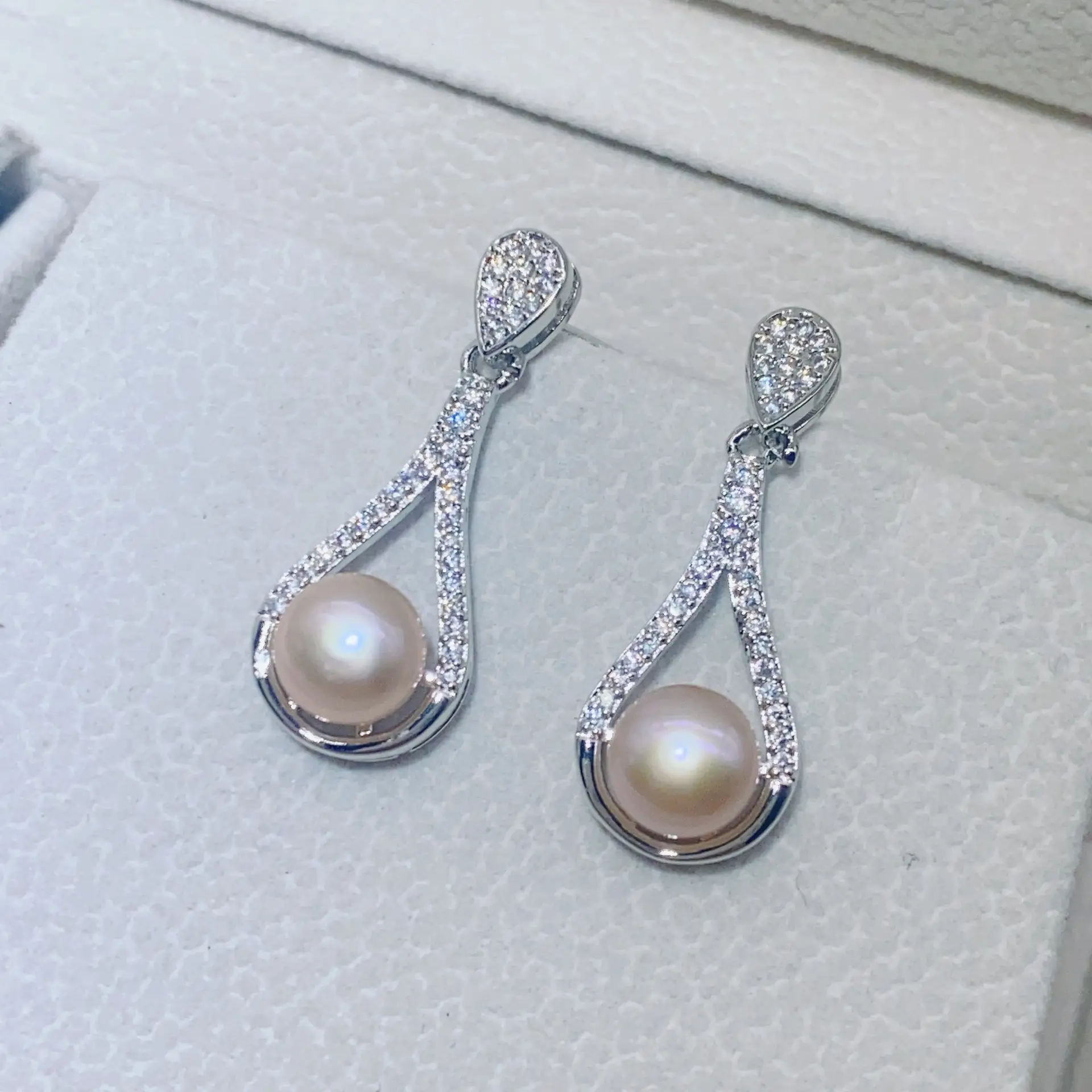 S925 Silver Needle Earrings with Micro-inlaid Zircon & Freshwater Pearl Drop - Image 4