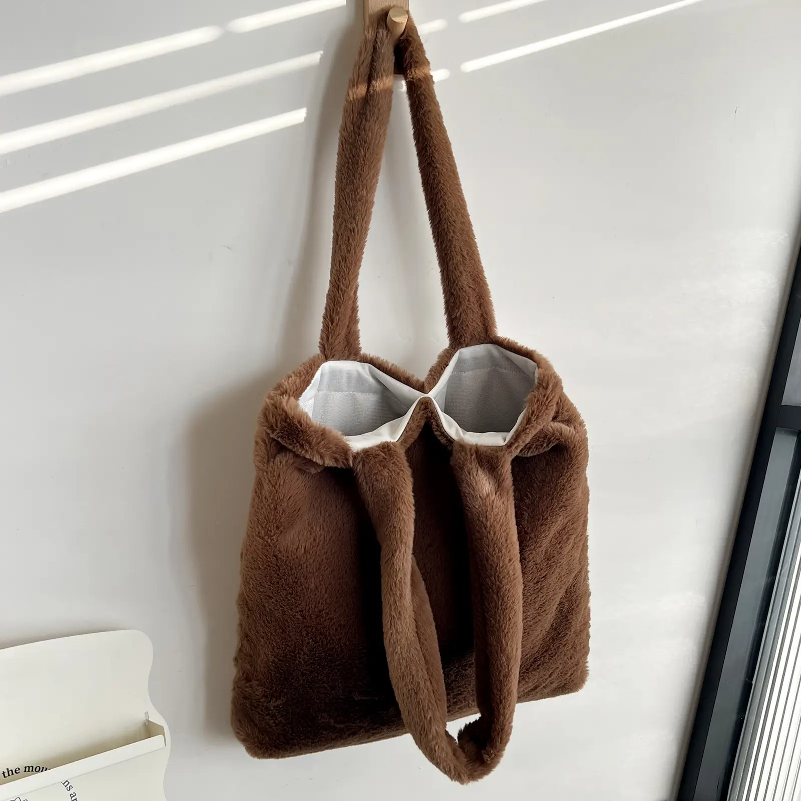 Women's Furry Handheld Tote Bag Large Capacity 2024 - Image 2