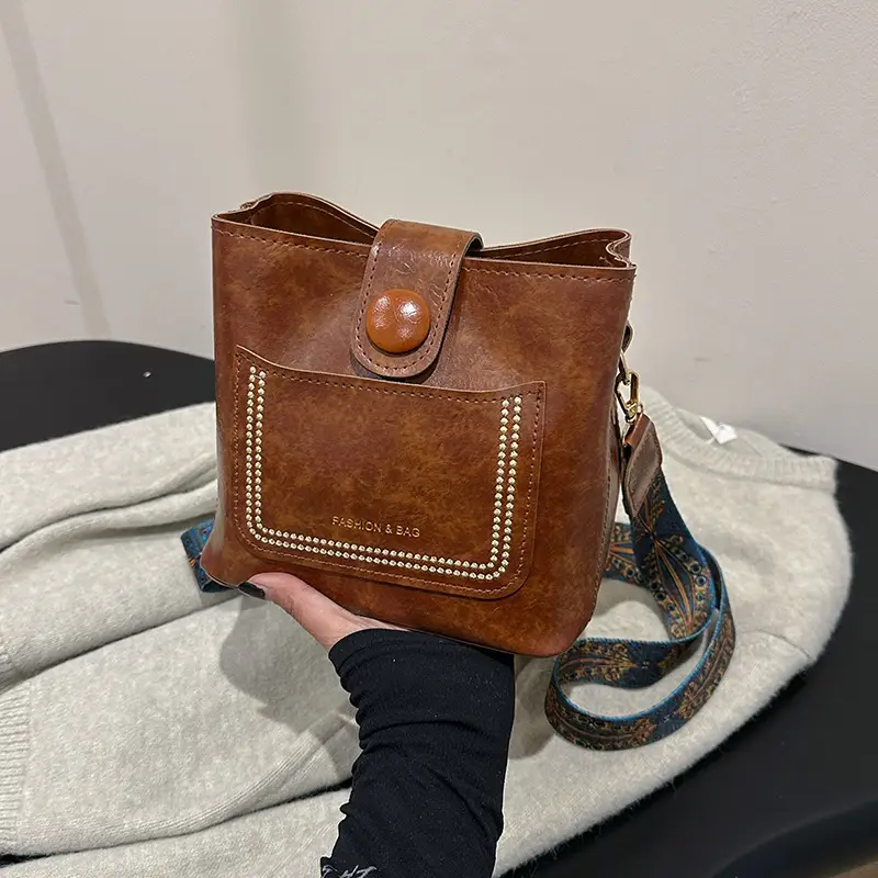 Black Korean Style Shoulder Bag with Wide Strap - Image 8