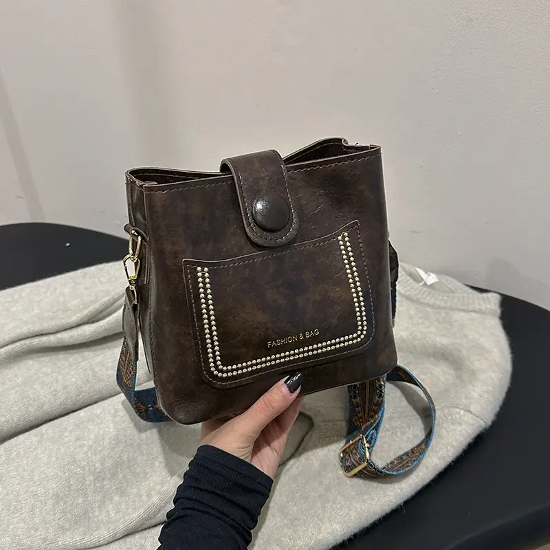Black Korean Style Shoulder Bag with Wide Strap - Image 10