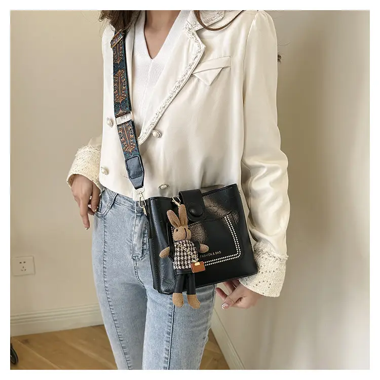 Black Korean Style Shoulder Bag with Wide Strap — feature 16
