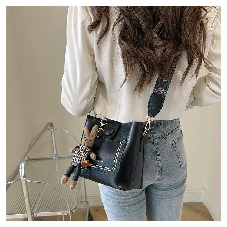 Black Korean Style Shoulder Bag with Wide Strap — feature 17