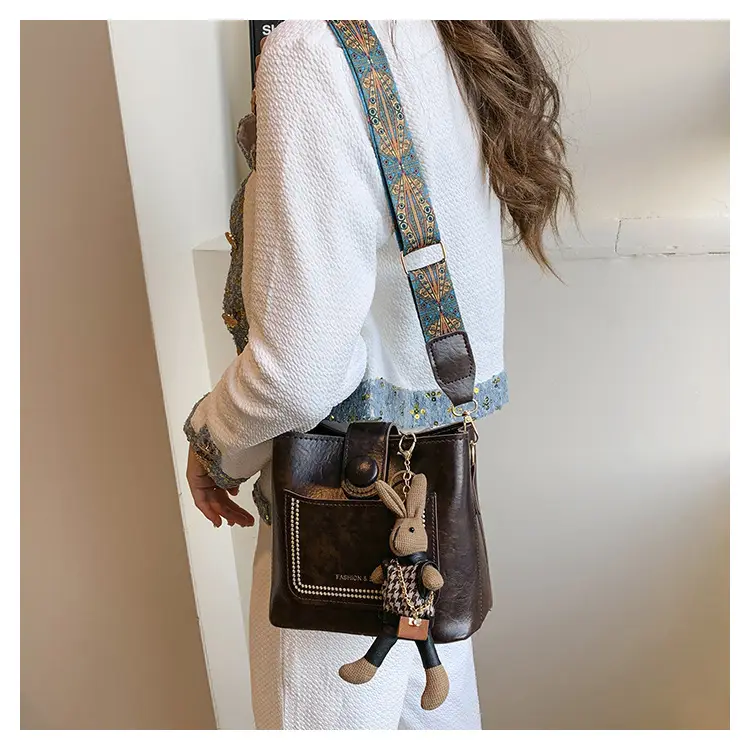 Black Korean Style Shoulder Bag with Wide Strap — feature 8