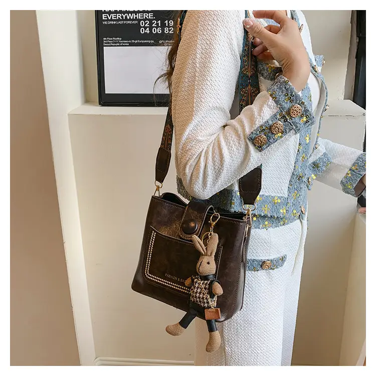 Black Korean Style Shoulder Bag with Wide Strap — feature 9
