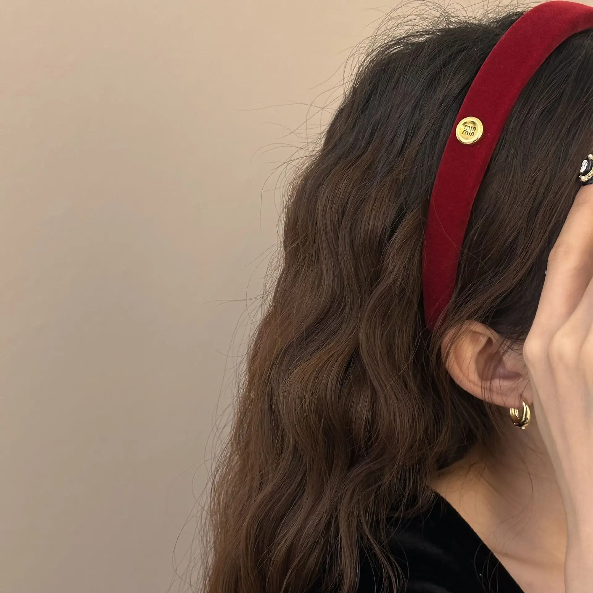 Black Velvet Korean Style Headband with Gold Logo - Image 5