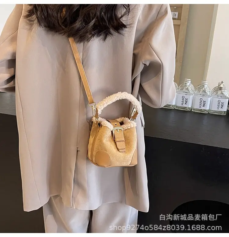 Retro Matte Wool Handbag for Women 2026 — feature 14