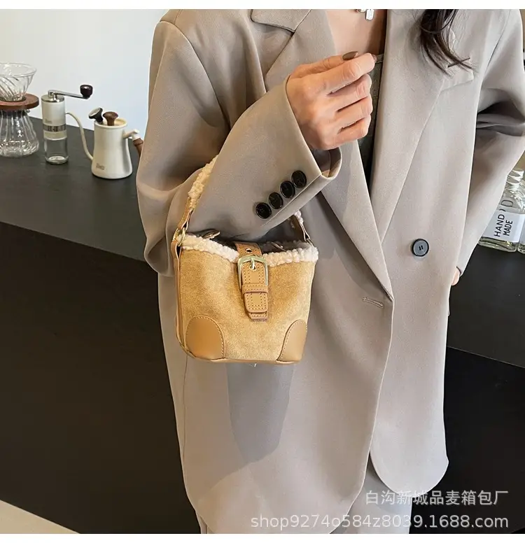 Retro Matte Wool Handbag for Women 2026 — feature 15