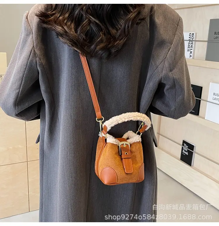 Retro Matte Wool Handbag for Women 2026 — feature 17