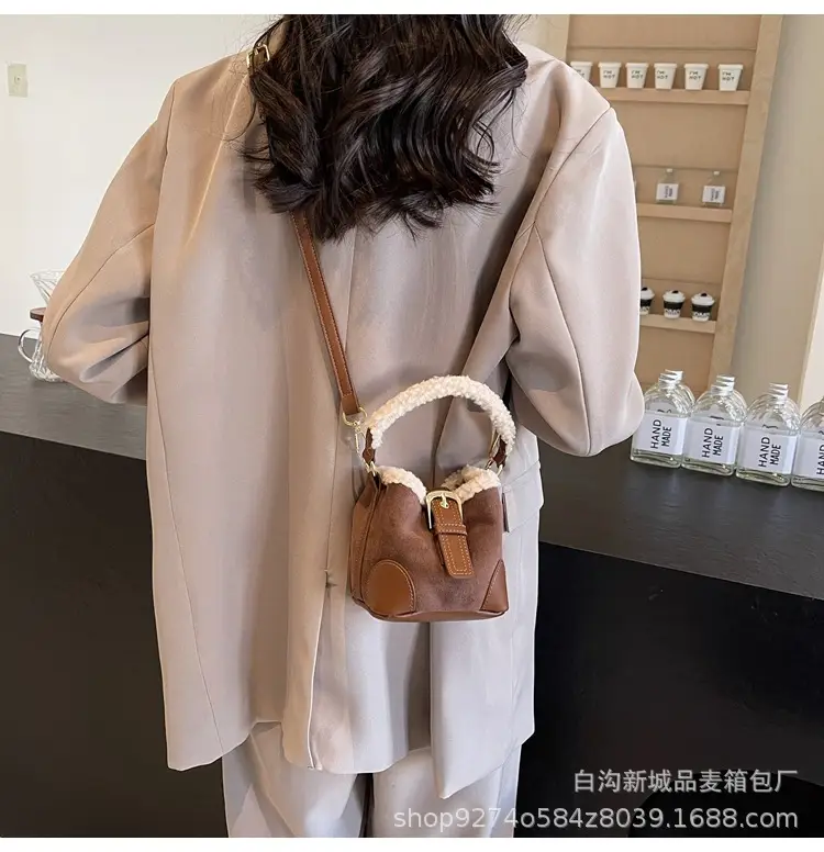 Retro Matte Wool Handbag for Women 2026 — feature 23