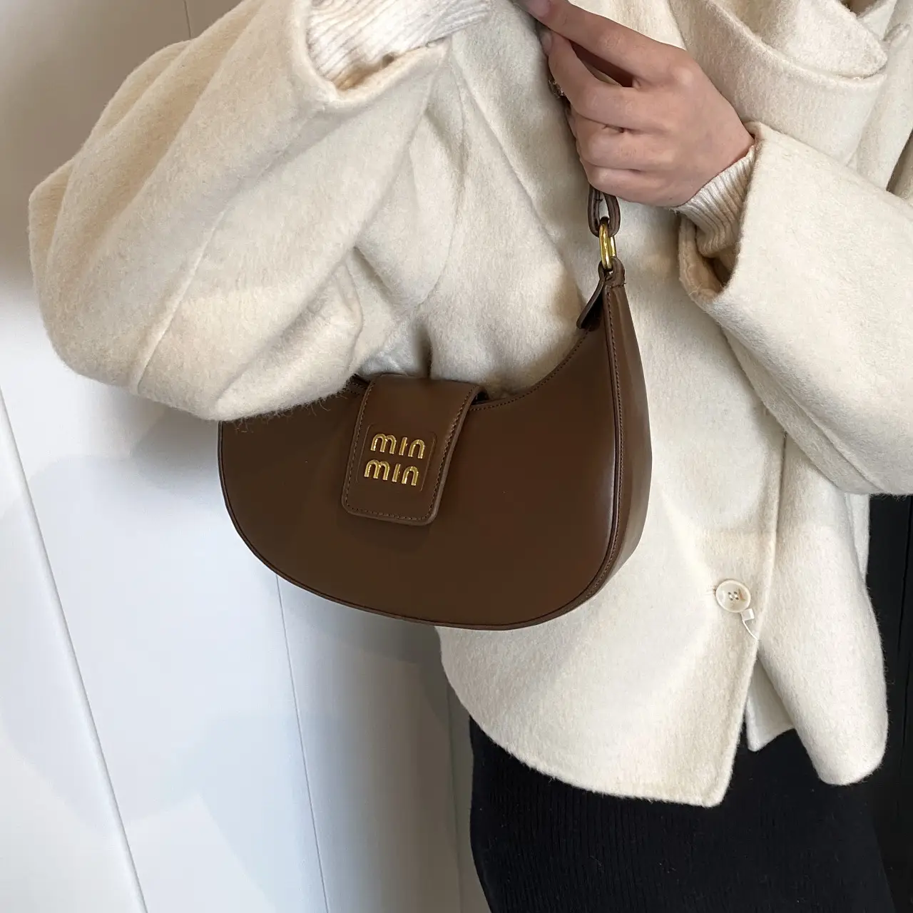 Women's Retro Crossbody Bag Brown Leather Commuter Style — feature 14