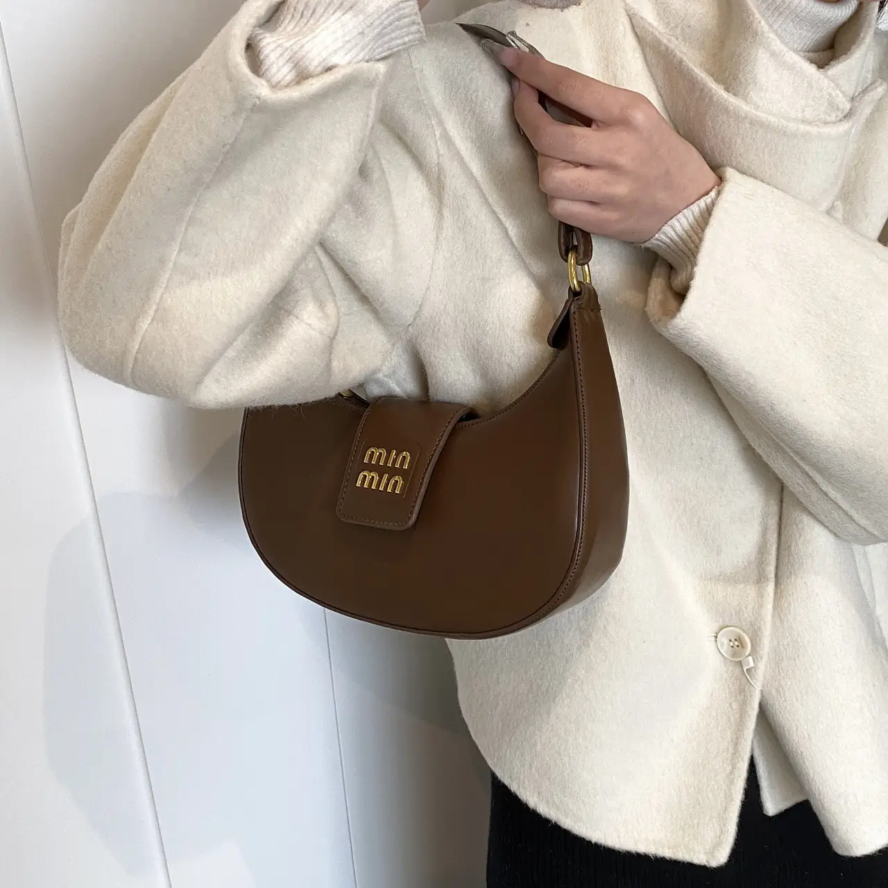Women's Retro Crossbody Bag Brown Leather Commuter Style — feature 15