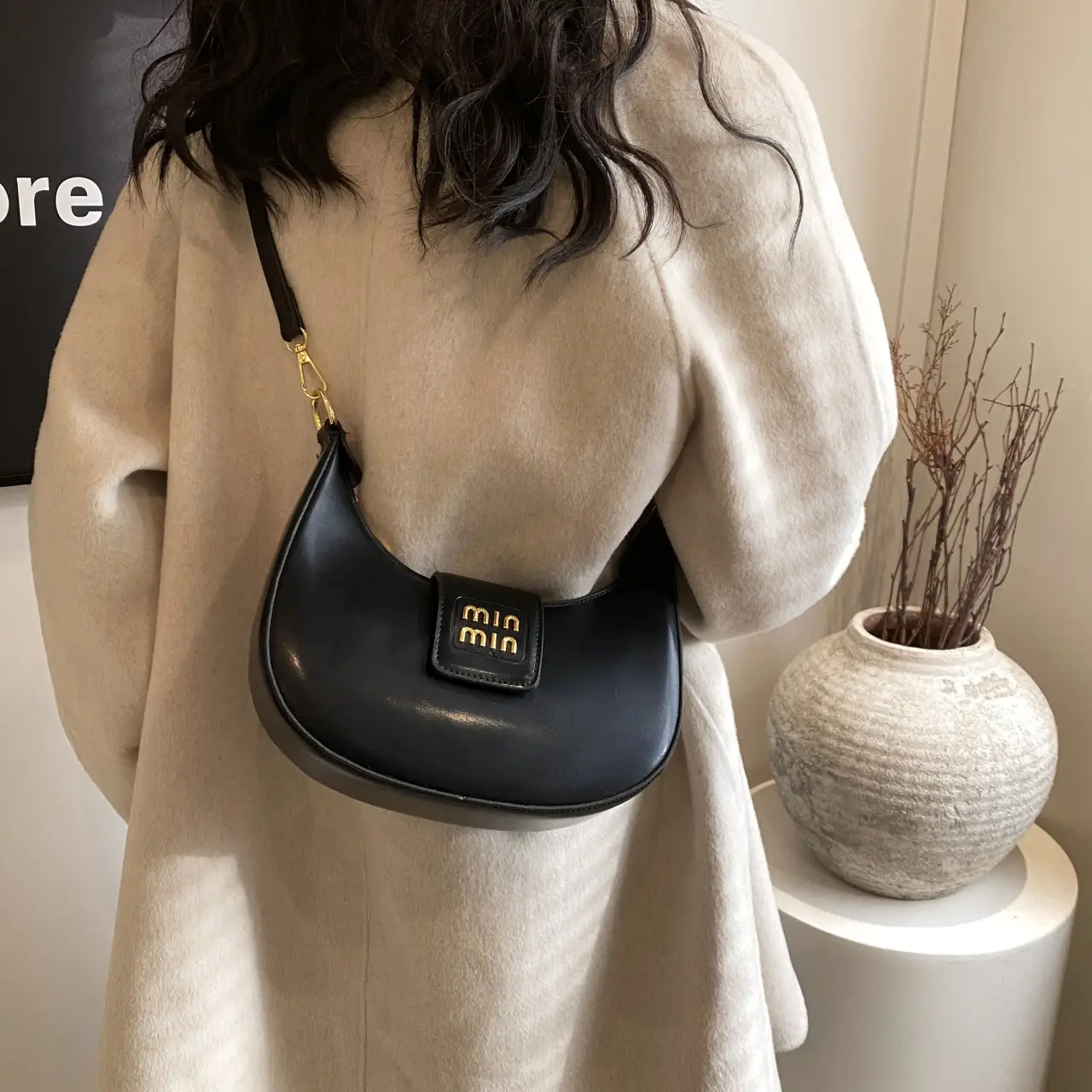 Women's Retro Crossbody Bag Brown Leather Commuter Style — feature 30