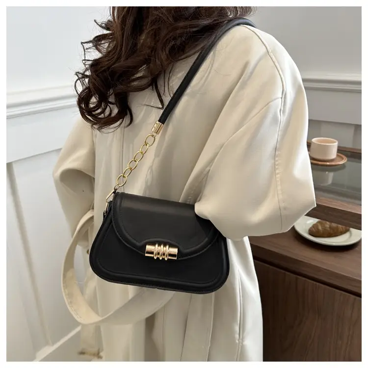 Women's Retro Chain Shoulder Bag Brown 2024 - Image 8