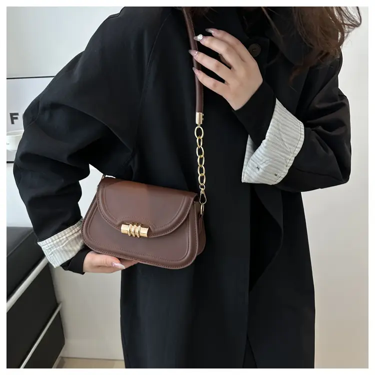 Women's Retro Chain Shoulder Bag Brown 2024 — feature 21