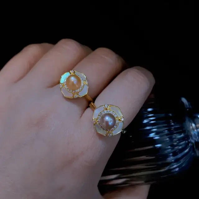 Luxury Waterfall Finger Ring with Pearl Accent - Image 5